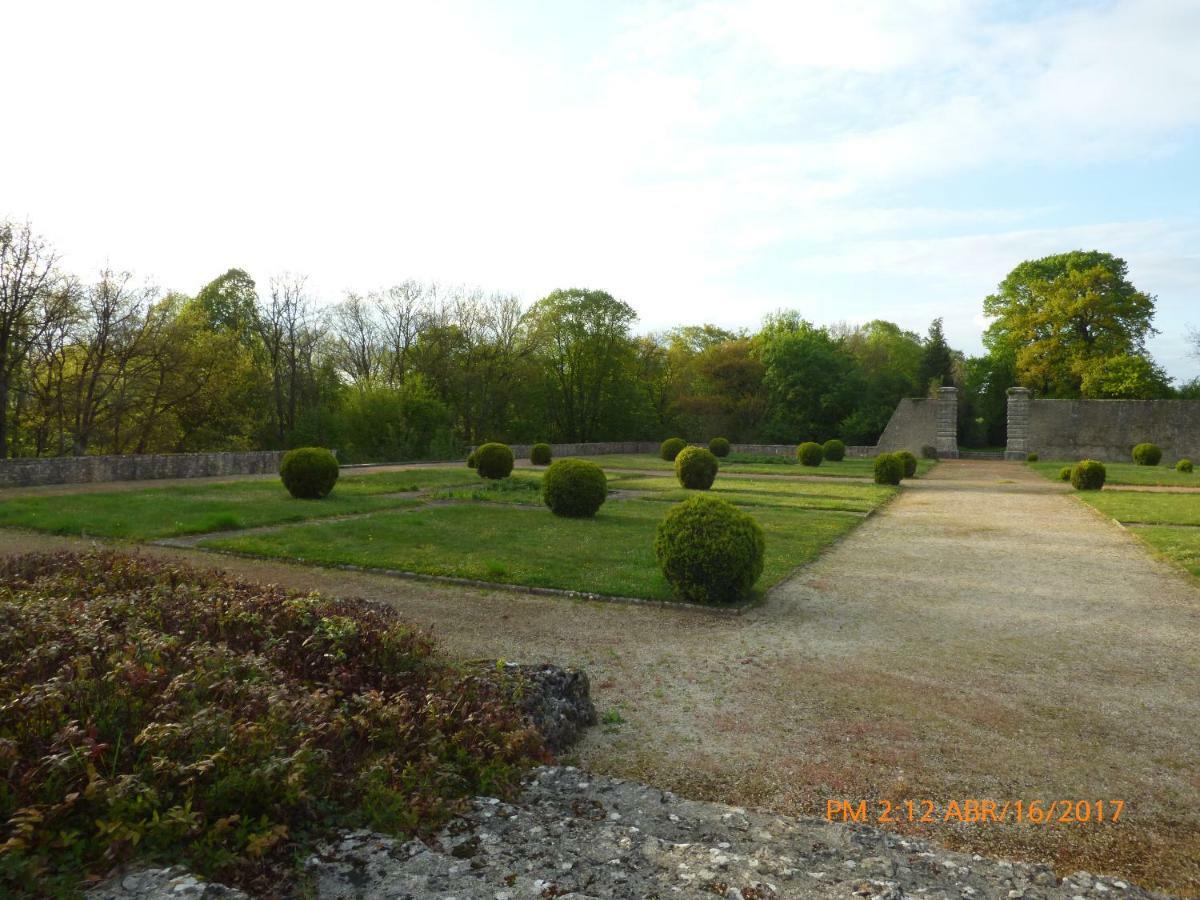 Chateau De Montrame Soisy-Bouy Exterior foto