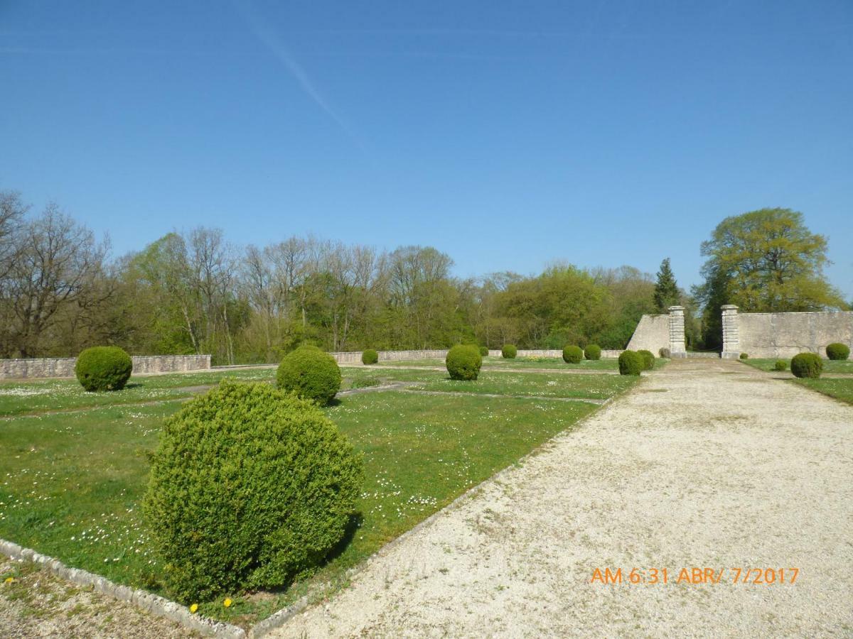 Chateau De Montrame Soisy-Bouy Exterior foto