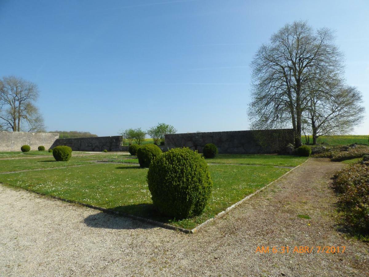 Chateau De Montrame Soisy-Bouy Exterior foto